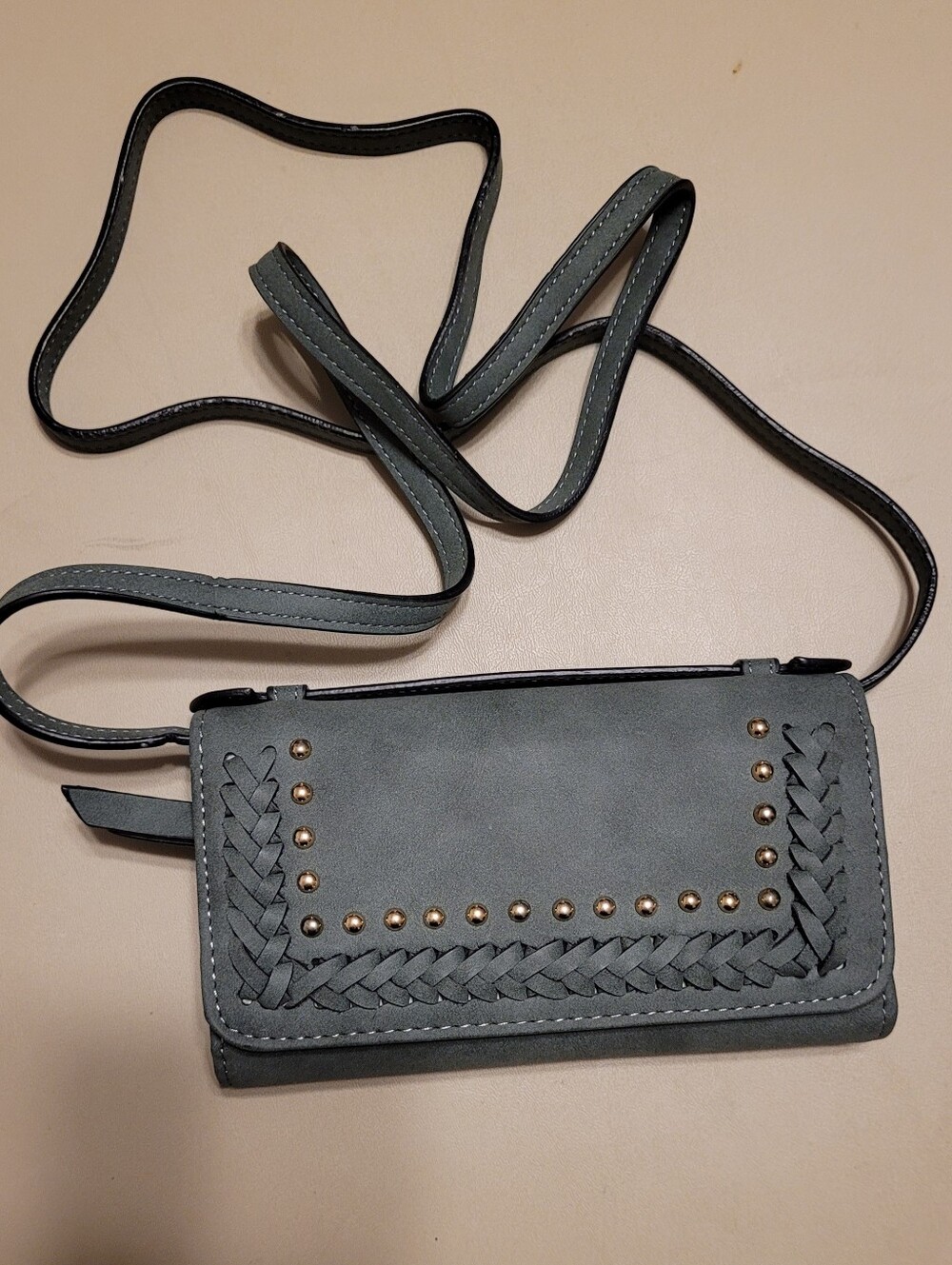 Stylish Braided Accent Gray/Green Wallet/crossbody.  Removeable Strap.  Cute! - Picture 8 of 9